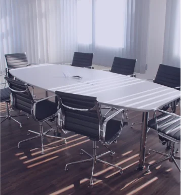 董事名单及其角色和职能